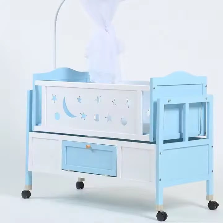 Lit bébé en bois bleu - vue de face avec tiroir