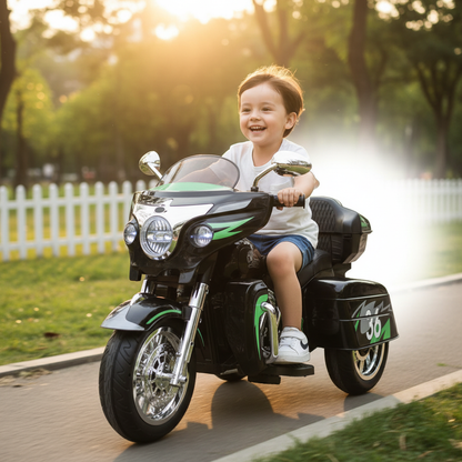 Lifestyle - Enfant sur moto électrique en plein air