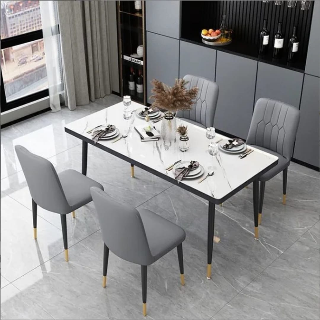 Table à manger en marbre avec 4 chaises - vue d'ensemble fond blanc